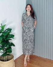 Load image into Gallery viewer, Toni Printed Tunic Dress 0044