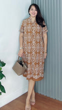 Load image into Gallery viewer, Bea Eyelet Embroider Dress 0471