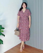 Load image into Gallery viewer, Mara Printed Overlap Dress 0033