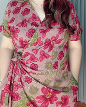 Load image into Gallery viewer, Mara Printed Overlap Dress 0008