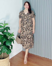 Load image into Gallery viewer, *Say Printed Overlap Maxi Dress 0017