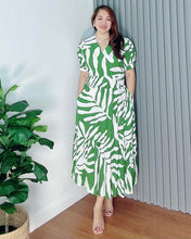 Load image into Gallery viewer, *Sigrid Maxi Printed Dress 0110