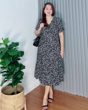 Load image into Gallery viewer, Mara Overlap Dress 0002