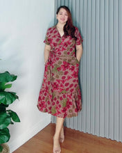 Load image into Gallery viewer, Mara Printed Overlap Dress 0008