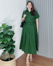 Load image into Gallery viewer, Trisha Emerald Green Premium Linen  Top and Skirt Coordinates 0020