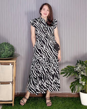 Load image into Gallery viewer, Sale! Rosie Printed Dress 0046