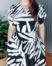 Load image into Gallery viewer, *Sigrid Maxi Printed Dress 0108