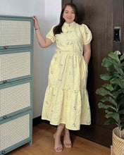 Load image into Gallery viewer, Bianca Yellow Eyelet  Midi Dress 0203