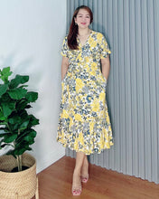 Load image into Gallery viewer, Mara Overlap Dress 0003