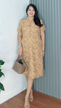 Load image into Gallery viewer, Bea Eyelet Embroider Dress 0469