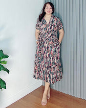 Load image into Gallery viewer, Mara Printed Overlap Dress 0032