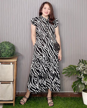 Load image into Gallery viewer, Sale! Rosie Printed Dress 0046