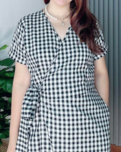 Load image into Gallery viewer, Mara Overlap Dress 0019