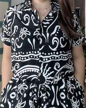 Load image into Gallery viewer, Dahna Printed Black Dress 0327