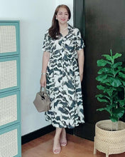 Load image into Gallery viewer, *Donna Printed Drawstring Dress 0359