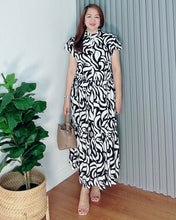 Load image into Gallery viewer, *Bela Maxi Printed Dress 0140