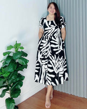 Load image into Gallery viewer, *Aubrey Printed Dress 0192