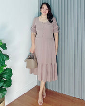 Load image into Gallery viewer, *Emilia Plain Dress 0004