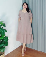Load image into Gallery viewer, *Emilia Plain Dress 0004