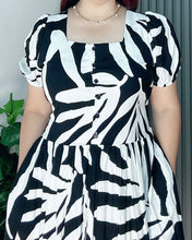 Load image into Gallery viewer, *Aubrey Printed Dress 0192