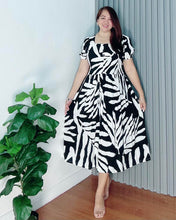 Load image into Gallery viewer, *Aubrey Printed Dress 0192